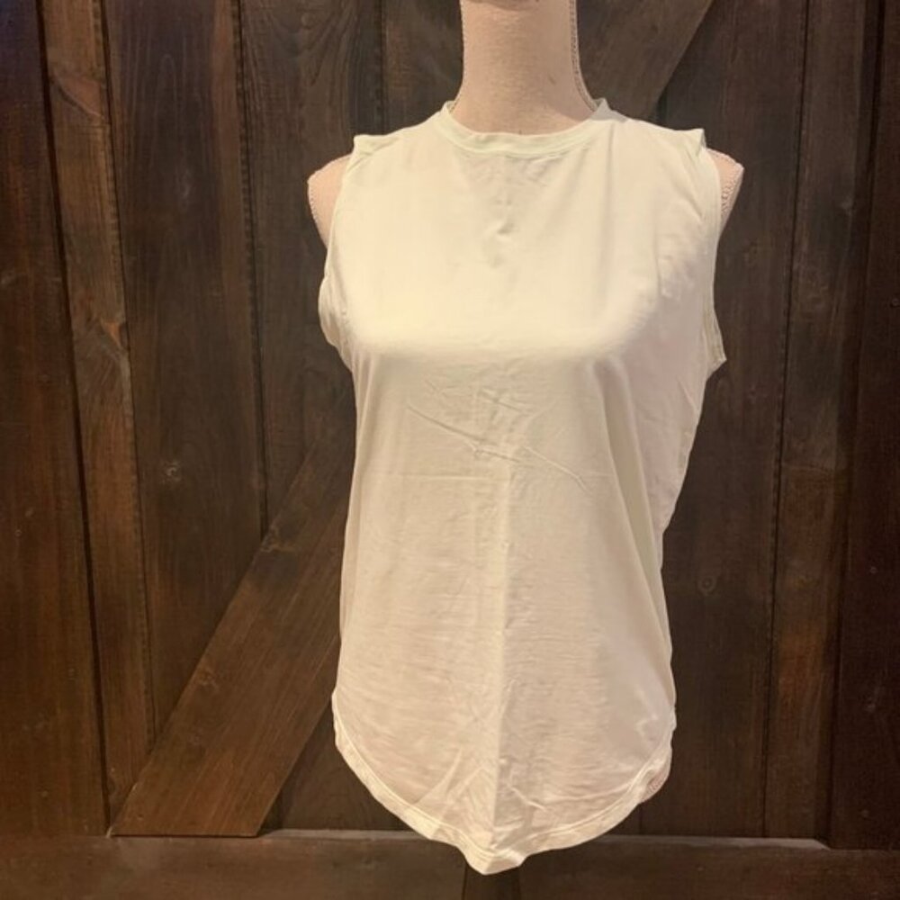 Lululemon lightweight gentle green sleeveless top